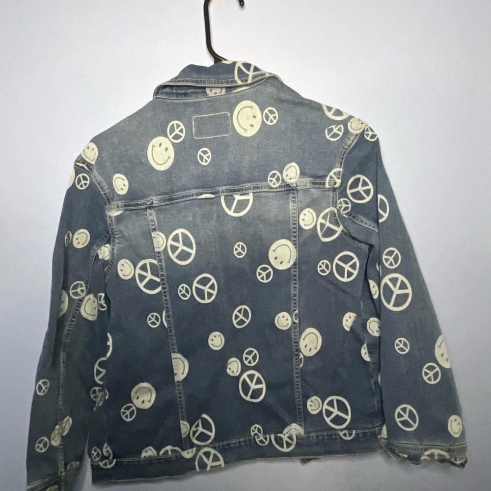 Stranger things Justice Blue Denim Jacket with Peace sign and seven tee shirt